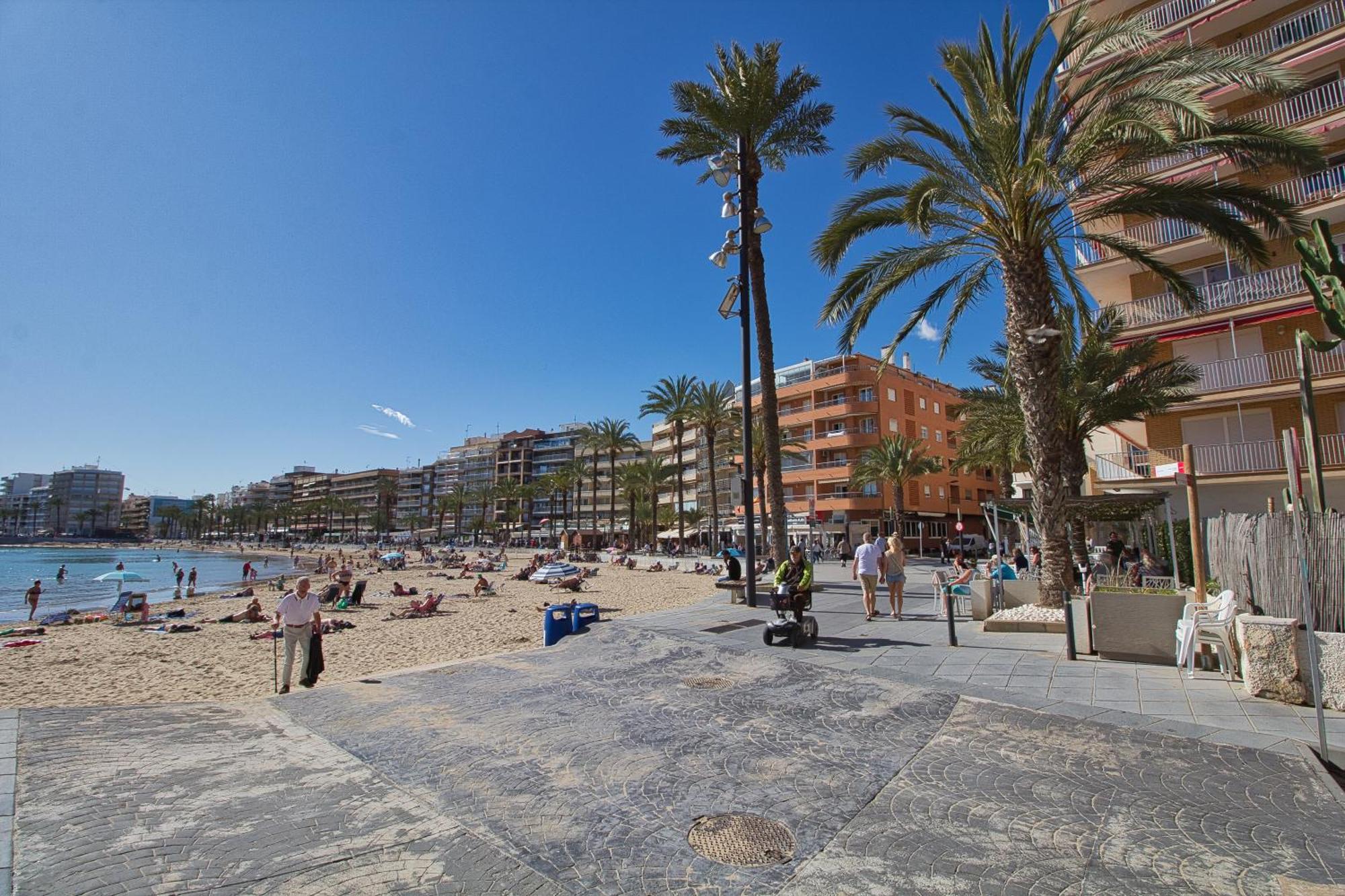 Maravilloso Vistas Al Mar, En Primera Linea Playa Torrevieja Luaran gambar